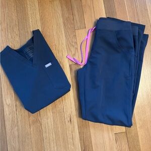 Night Sky
XS Caterina Top
S Regular Cade Cargo Pant